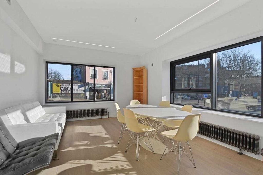 Property photo 1 of 11 Main Picture