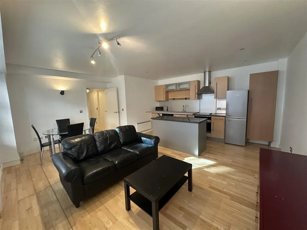 Property photo 2 of 6