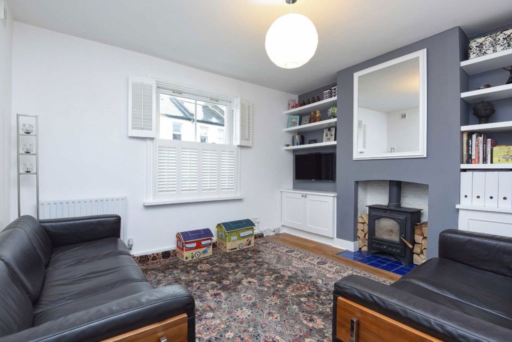 Property photo 2 of 8