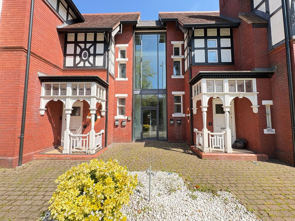 Property photo 2 of 25