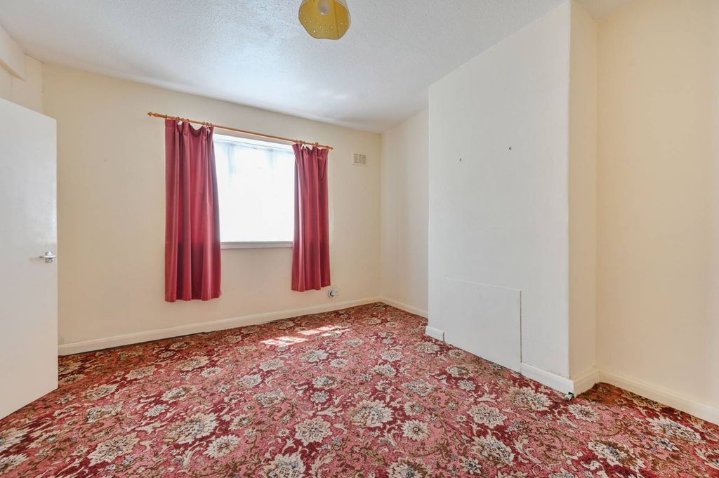 Property photo 2 of 6