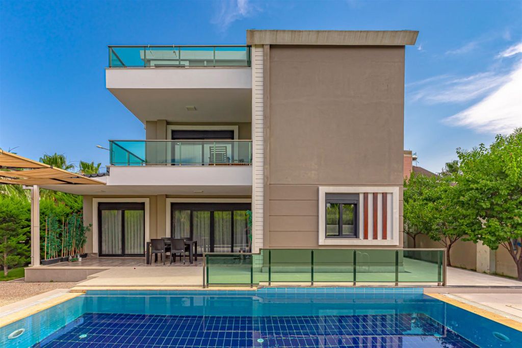 Property photo 2 of 15 An Elegant Villa With Private Facilities For Sale In Belek - Main View Of The Duplex Villa And Private Pool