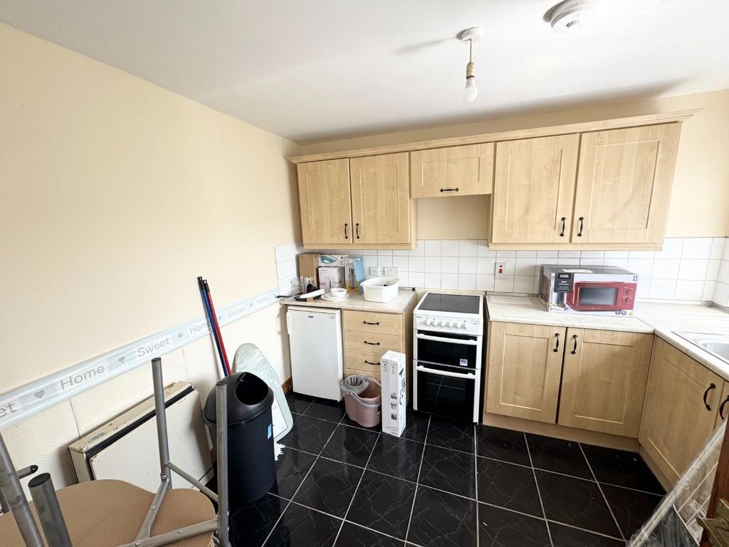 Property photo 2 of 6 Kitchen/Dining