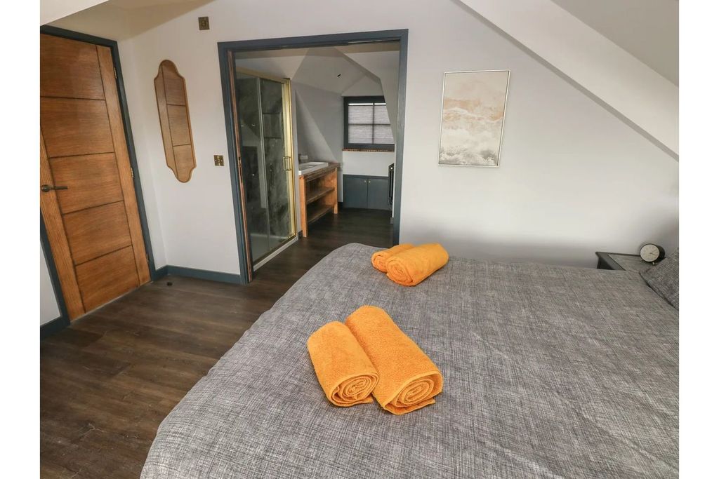Additional image 22 of 3 bed flat for saleNarberth Road, Tenby SA70