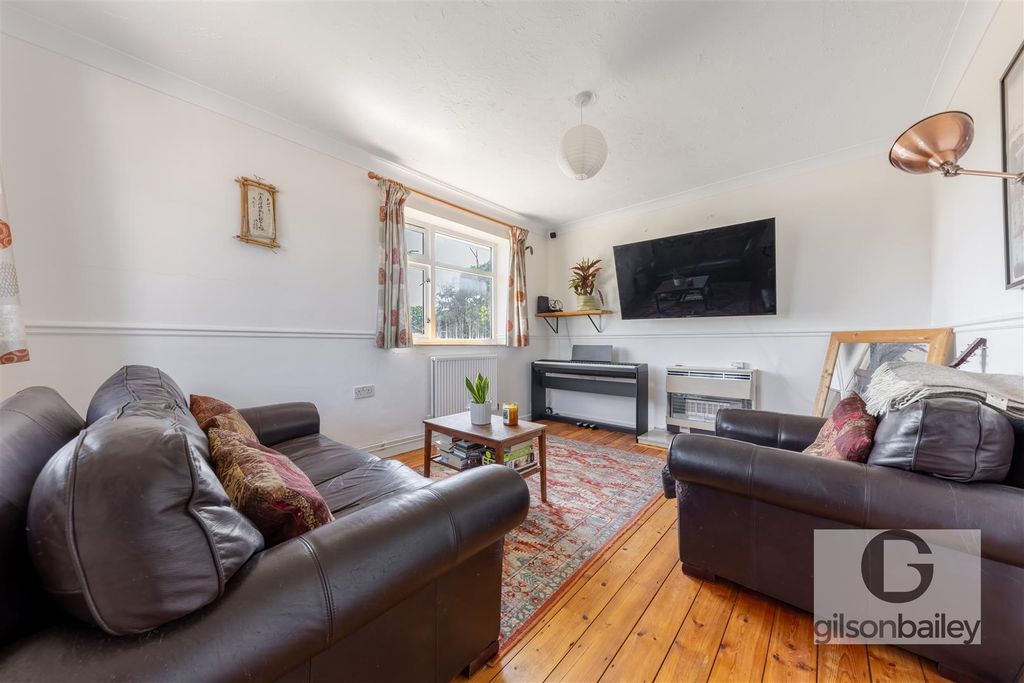 Property photo 2 of 14 Gb-7.Jpg