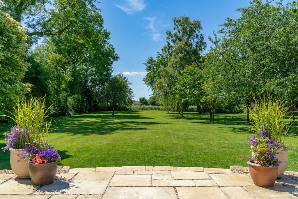 Property photo 2 of 25 Image
