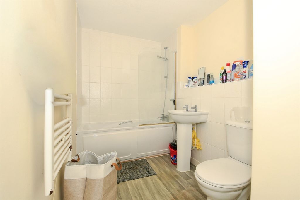 Property photo 3 of 12