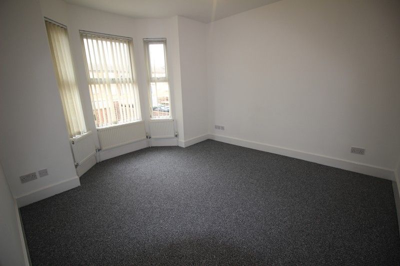 Property photo 2 of 14 Lounge (1)