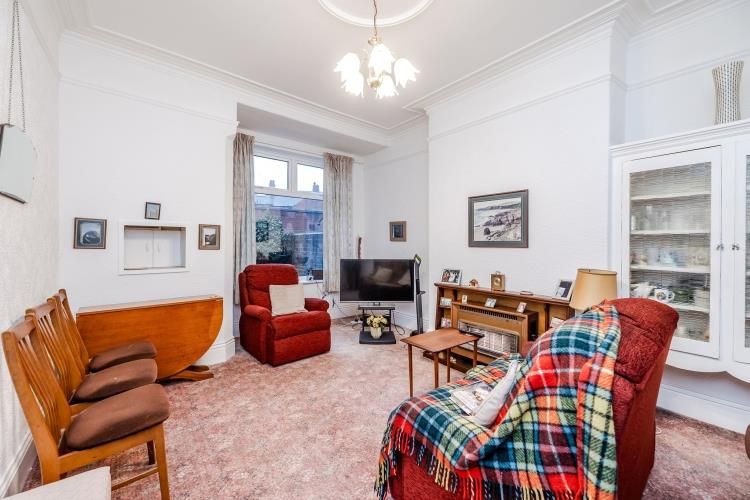 Property photo 3 of 17 C.20Norwoodavenuene65Ra-5