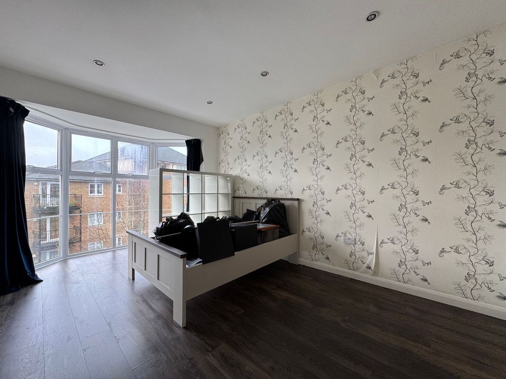 Property photo 3 of 14 Bedroom