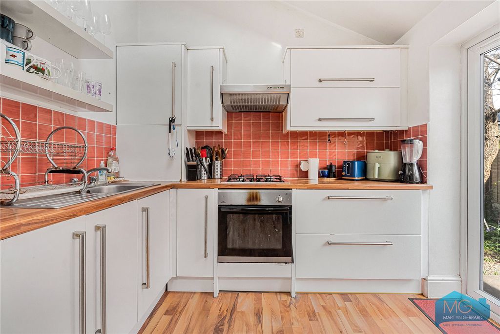 Property photo 3 of 22 Picture No. 20