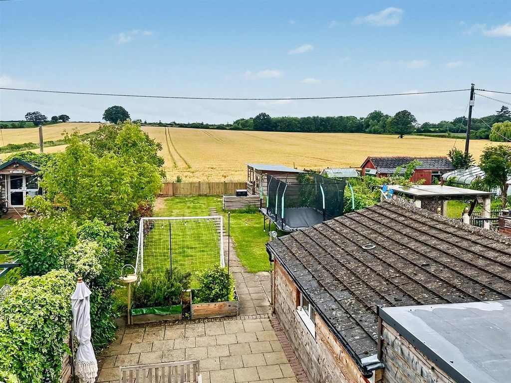 Property photo 2 of 26