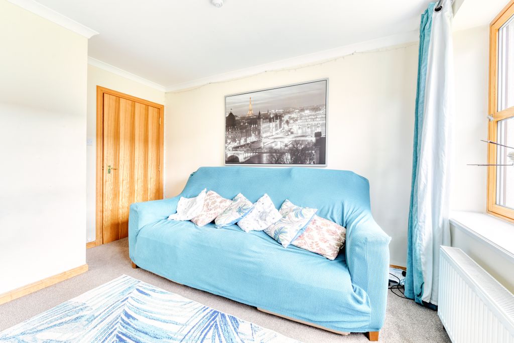 Property photo 3 of 28