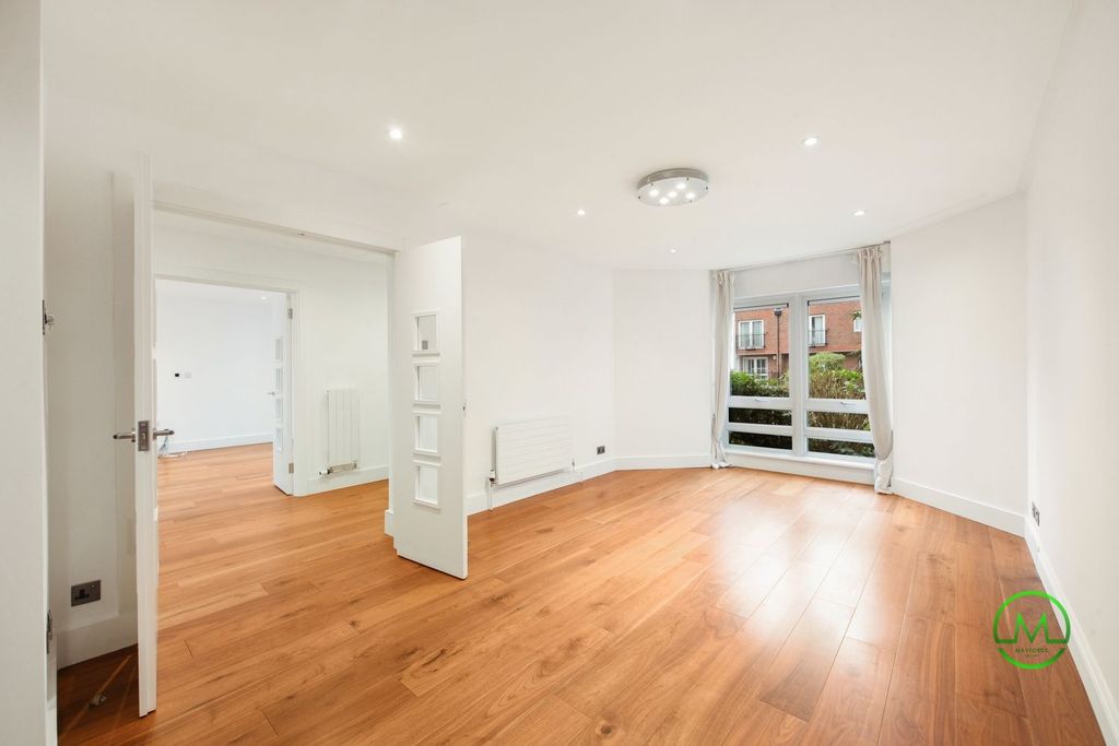 Property photo 3 of 23 Gallery