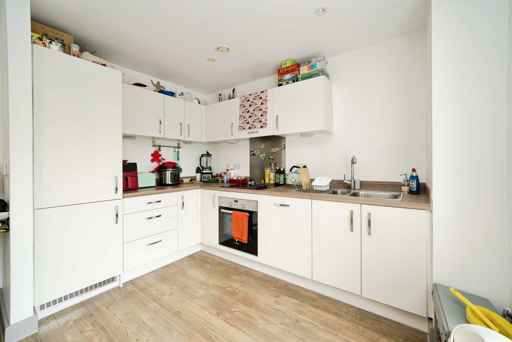 Property photo 2 of 17 Photo