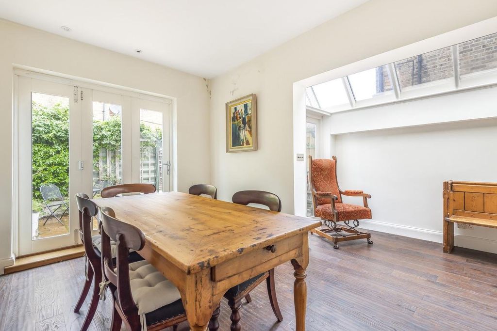 Property photo 3 of 10 Picture 3