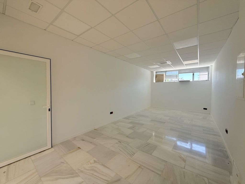 Property photo 2 of 40