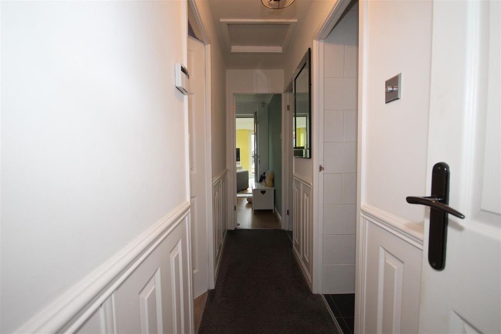 Property photo 2 of 25 Inner Hallway