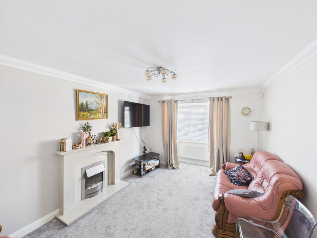 Property photo 3 of 13 4936964