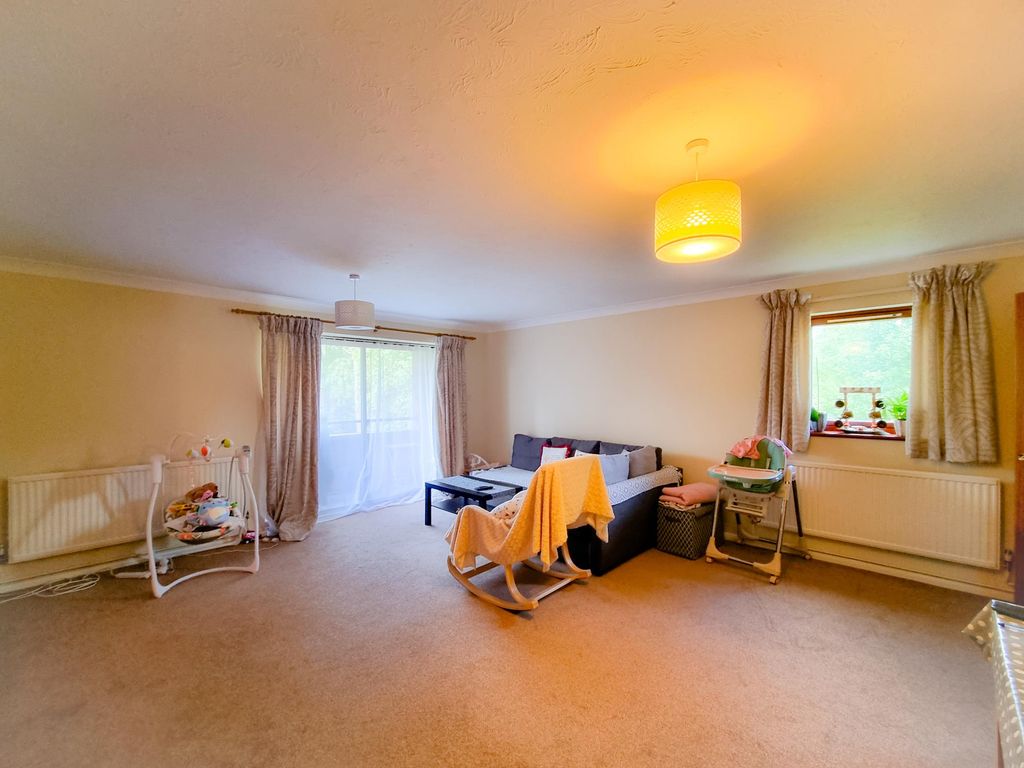 Property photo 3 of 11