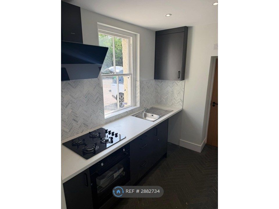 Property photo 1 of 18 Kitchen