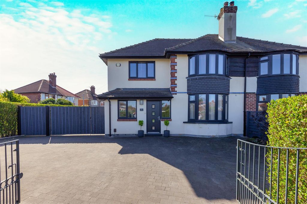 Property photo 1 of 36