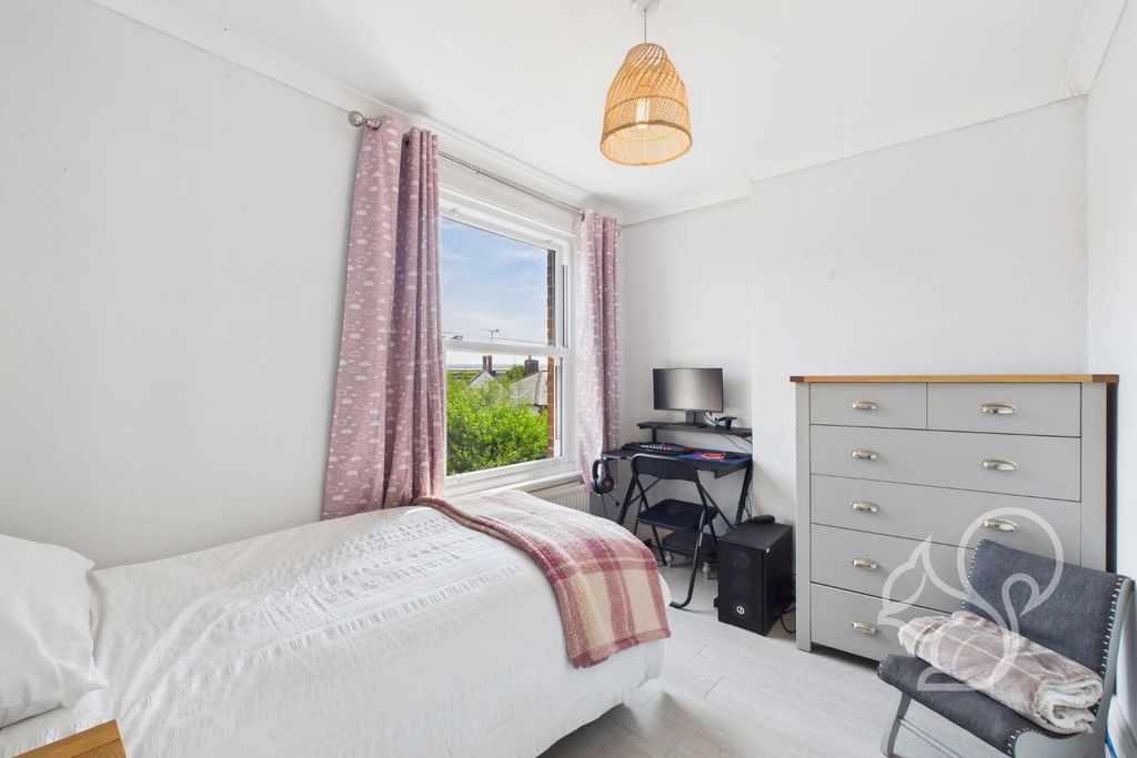 Property photo 3 of 17 Cam01659G0-Pr0485-Still001.Jpg