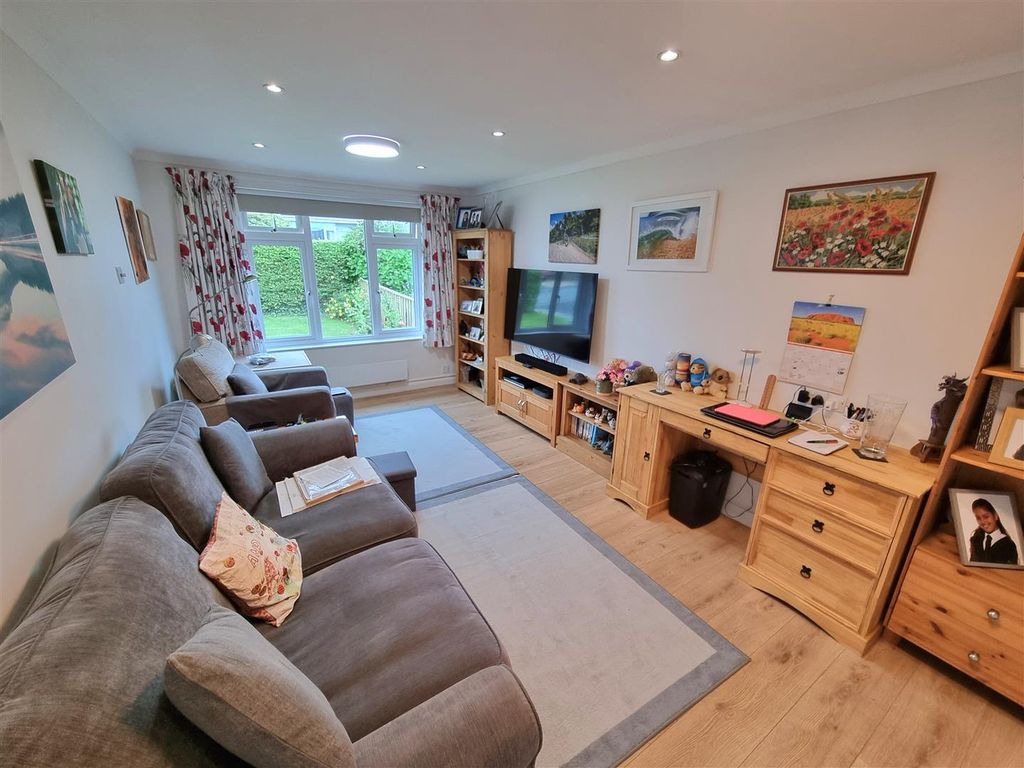 Property photo 2 of 11 Sitting Room.Jpg