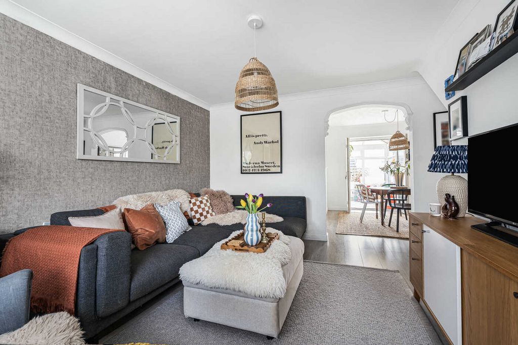 Property photo 2 of 14