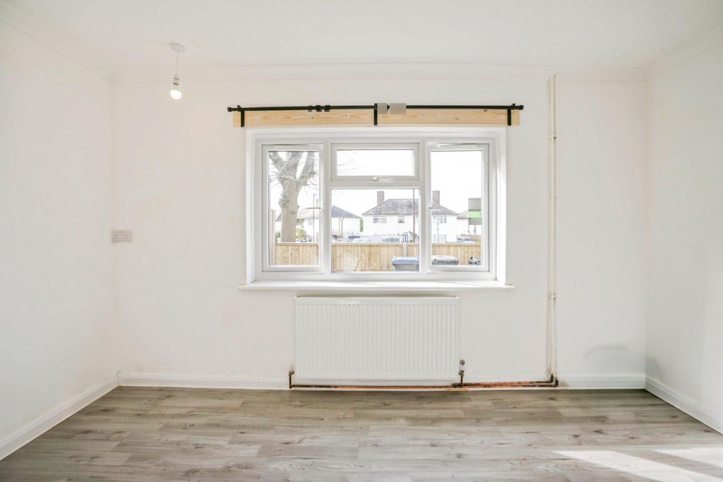 Property photo 3 of 17 Photo 2