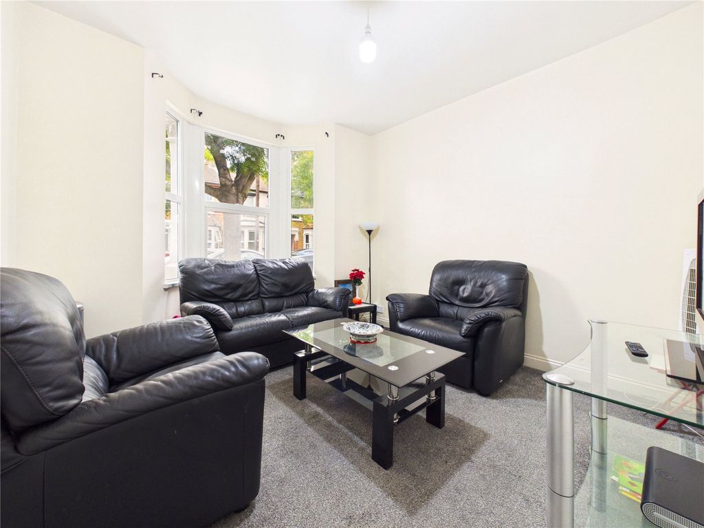 Property photo 2 of 25 Picture No. 10