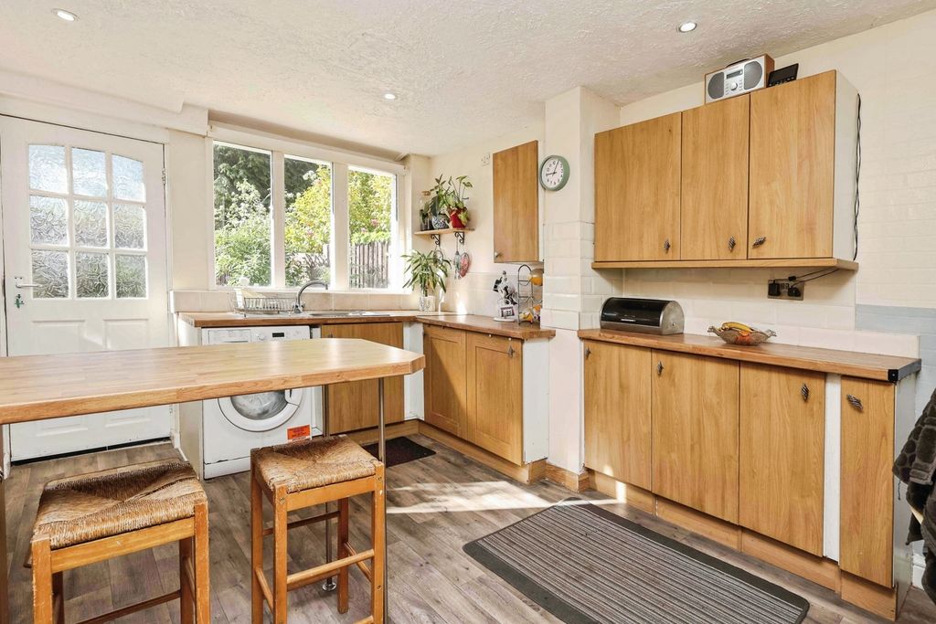 Property photo 2 of 16 Kitchen
