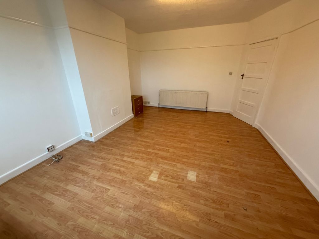 Property photo 2 of 7 Gallery