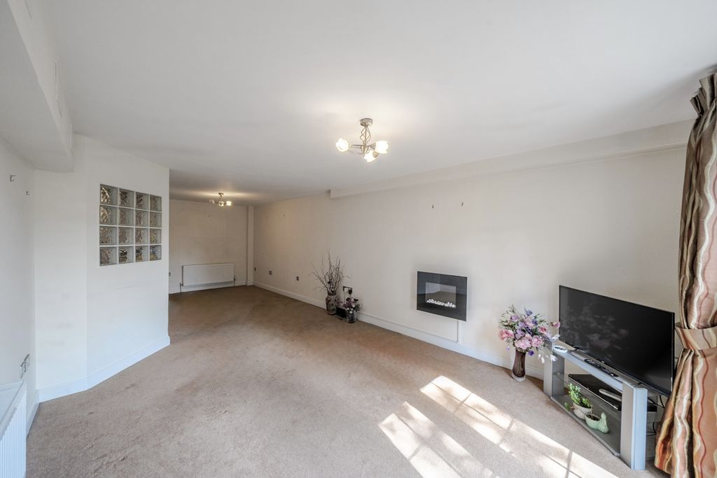 Property photo 2 of 18 Living Dining Room