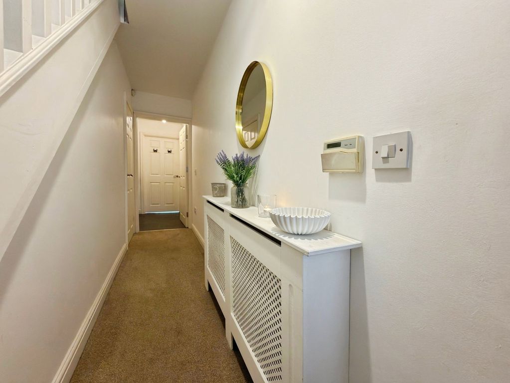 Property photo 2 of 40