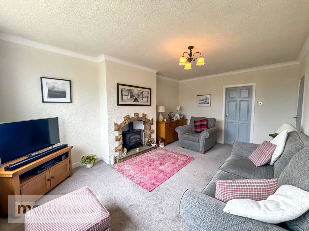 Property photo 2 of 18 Living Room