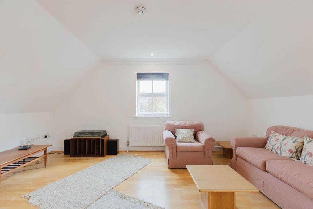 Property photo 2 of 10 4520311