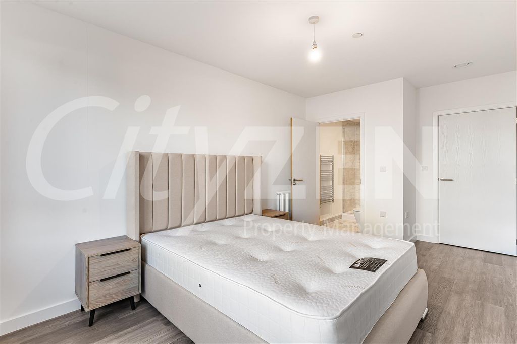 Property photo 3 of 25 Bedroom