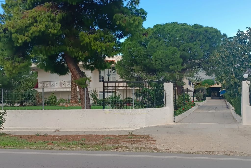 Property photo 2 of 48