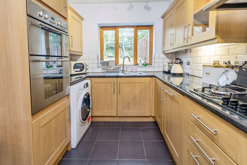 Property photo 3 of 17 Photo