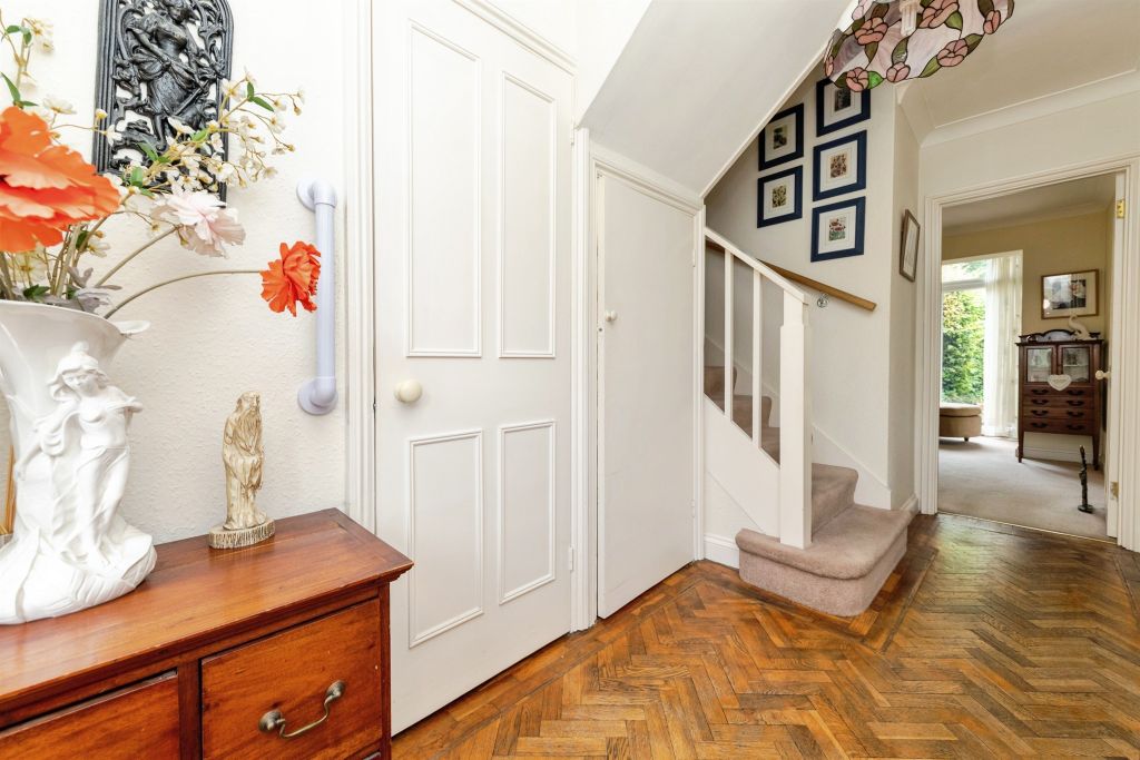 Property photo 3 of 16