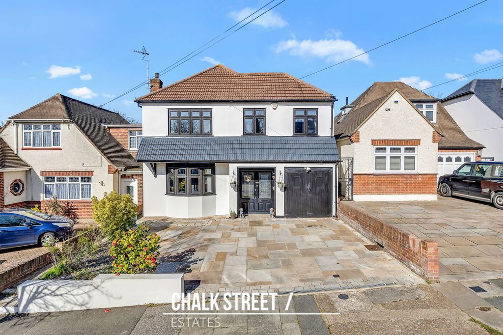 Property photo 1 of 31