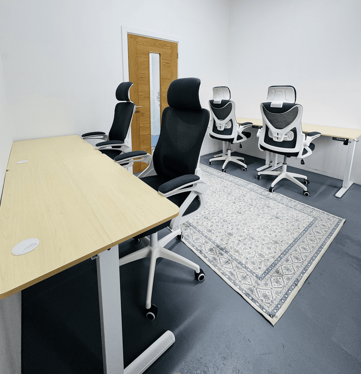 Property photo 1 of 6 4 Person Office For Rent