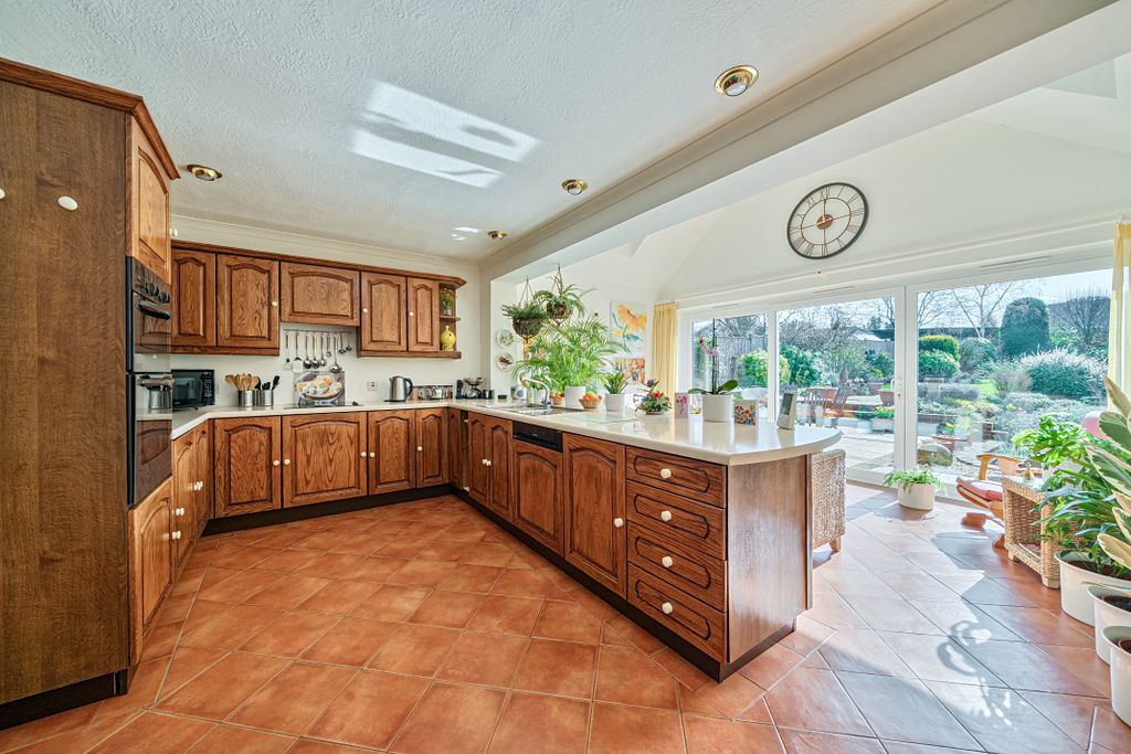 Property photo 3 of 19