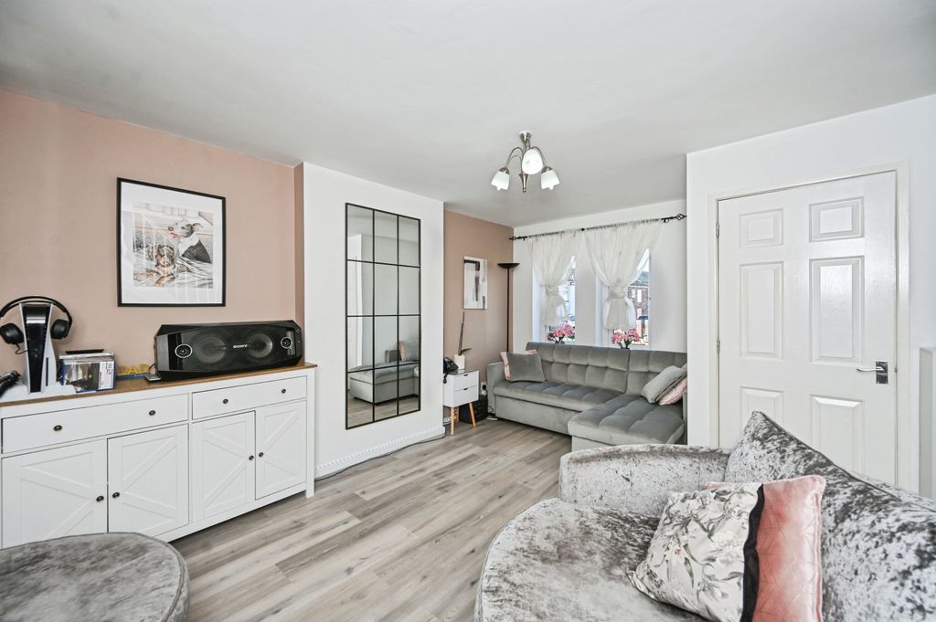 Property photo 2 of 20 Photo #2