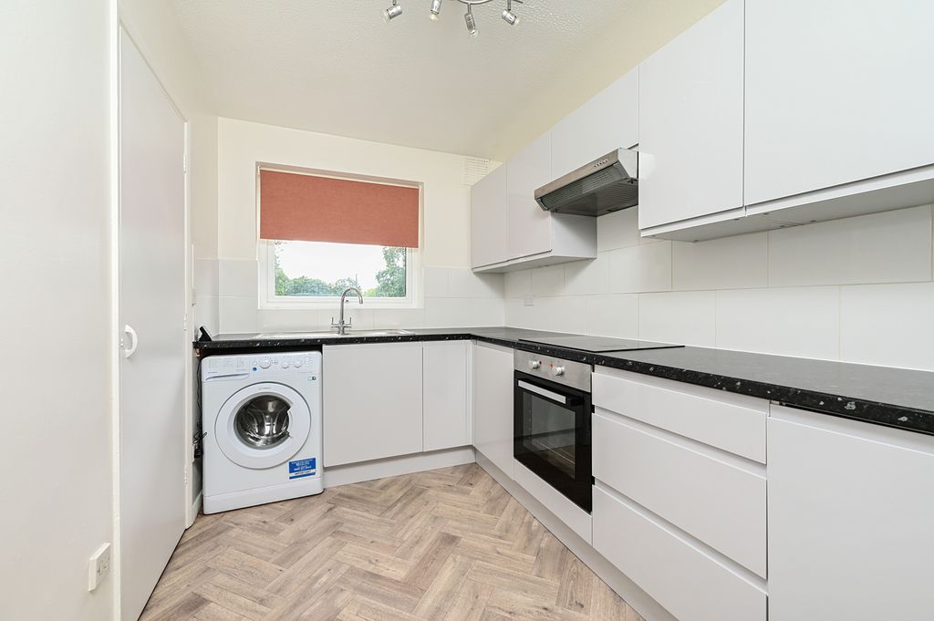 Property photo 2 of 8 7 Brittain Court (3)