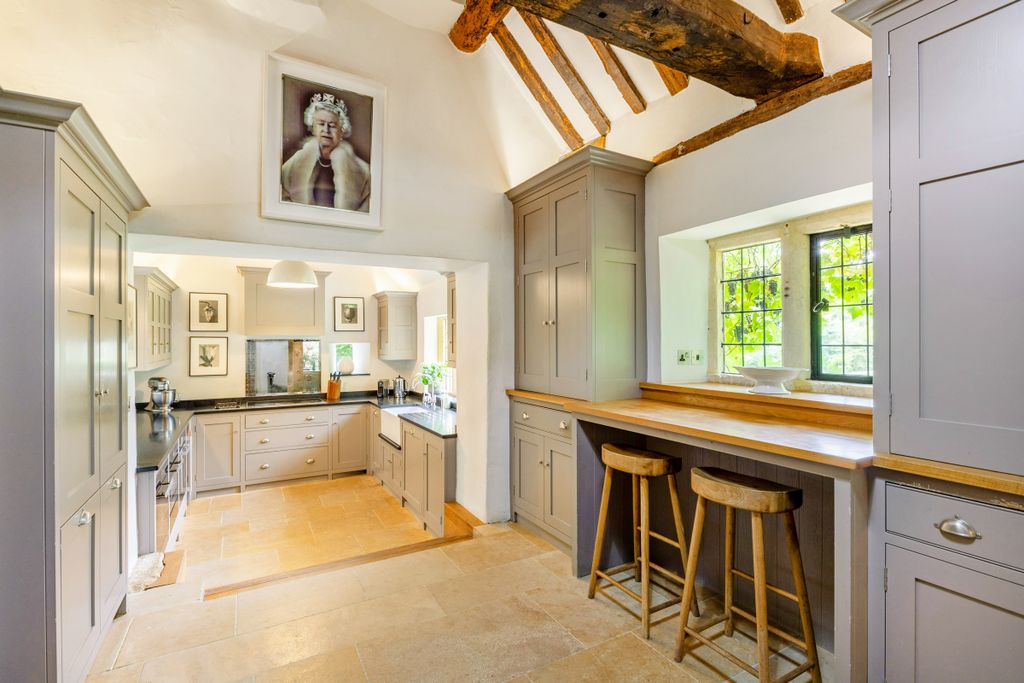 Property photo 2 of 30