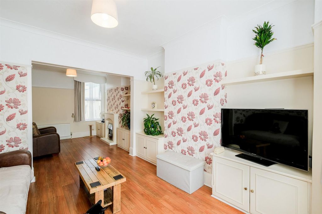 Property photo 3 of 22