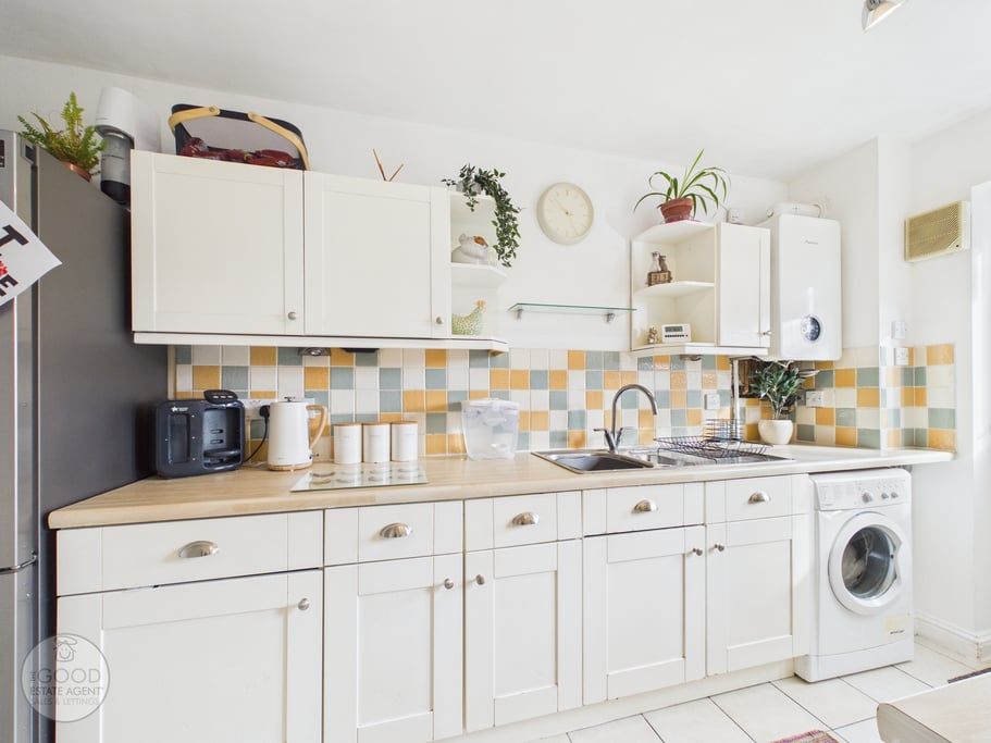 Property photo 3 of 12