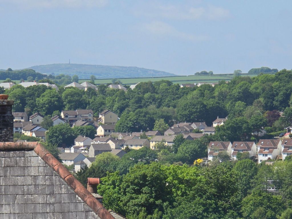 Property photo 2 of 26